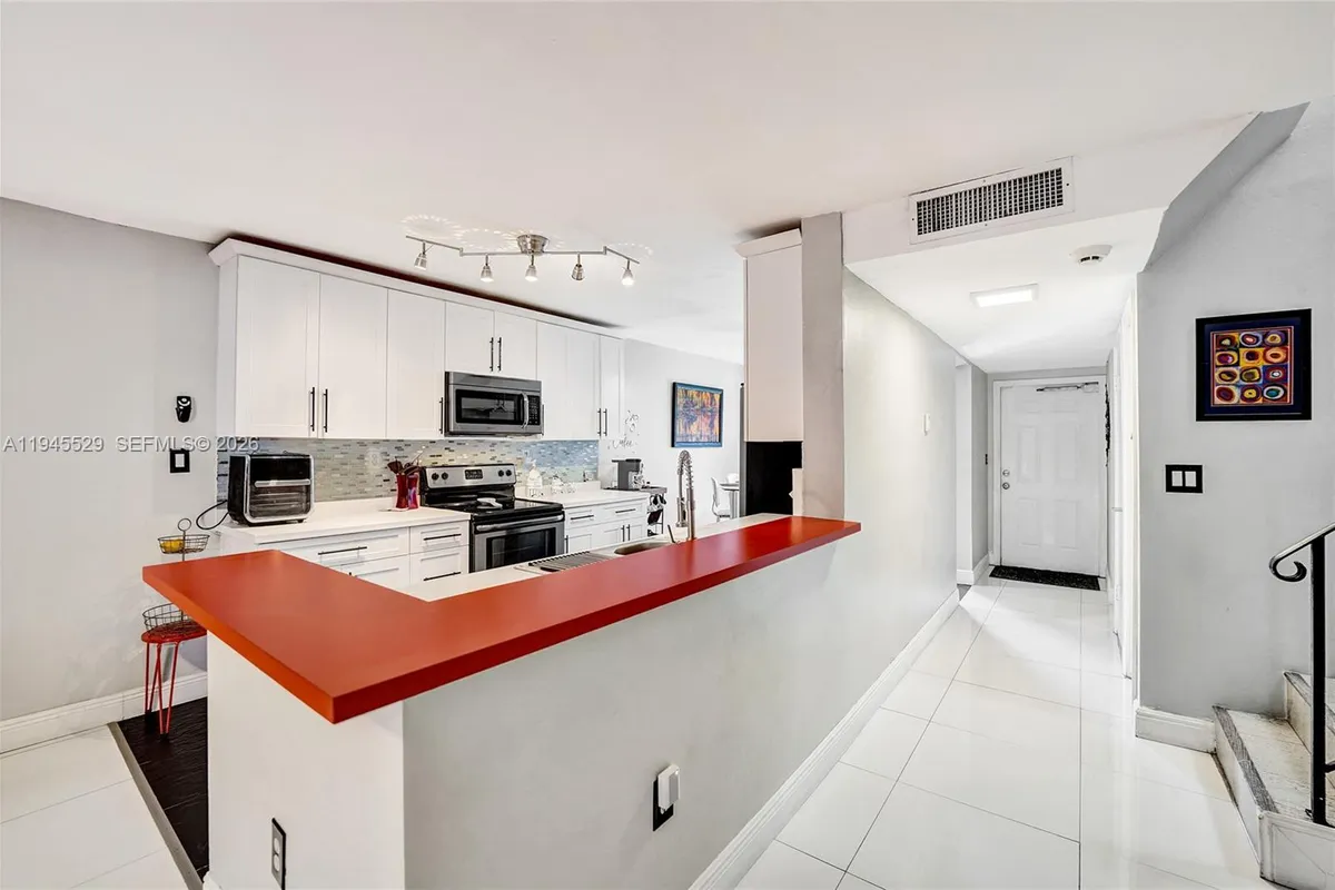 3301 Raleigh St # 4E, Hollywood FL 33021