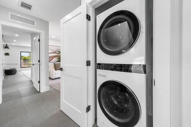 3225 Canal Dr, Pompano Beach FL 33062