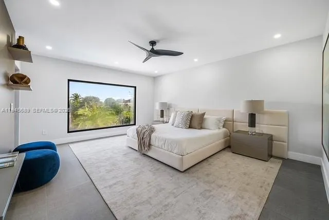 3225 Canal Dr, Pompano Beach FL 33062