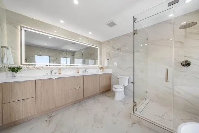 3225 Canal Dr, Pompano Beach FL 33062