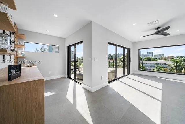 3225 Canal Dr, Pompano Beach FL 33062