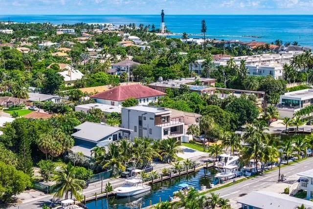 3225 Canal Dr, Pompano Beach FL 33062