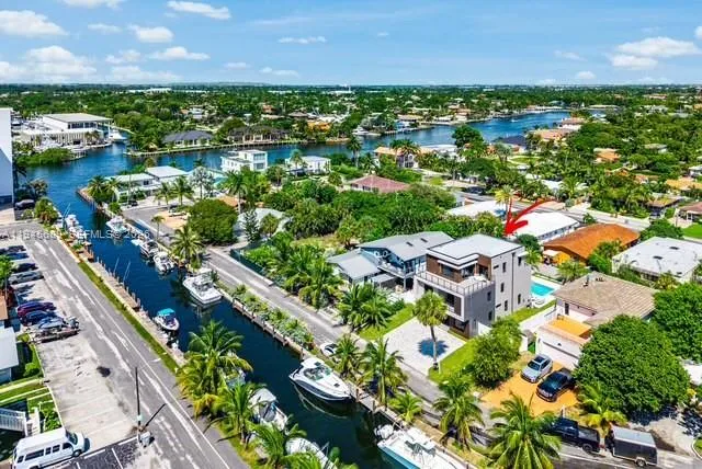 3225 Canal Dr, Pompano Beach FL 33062