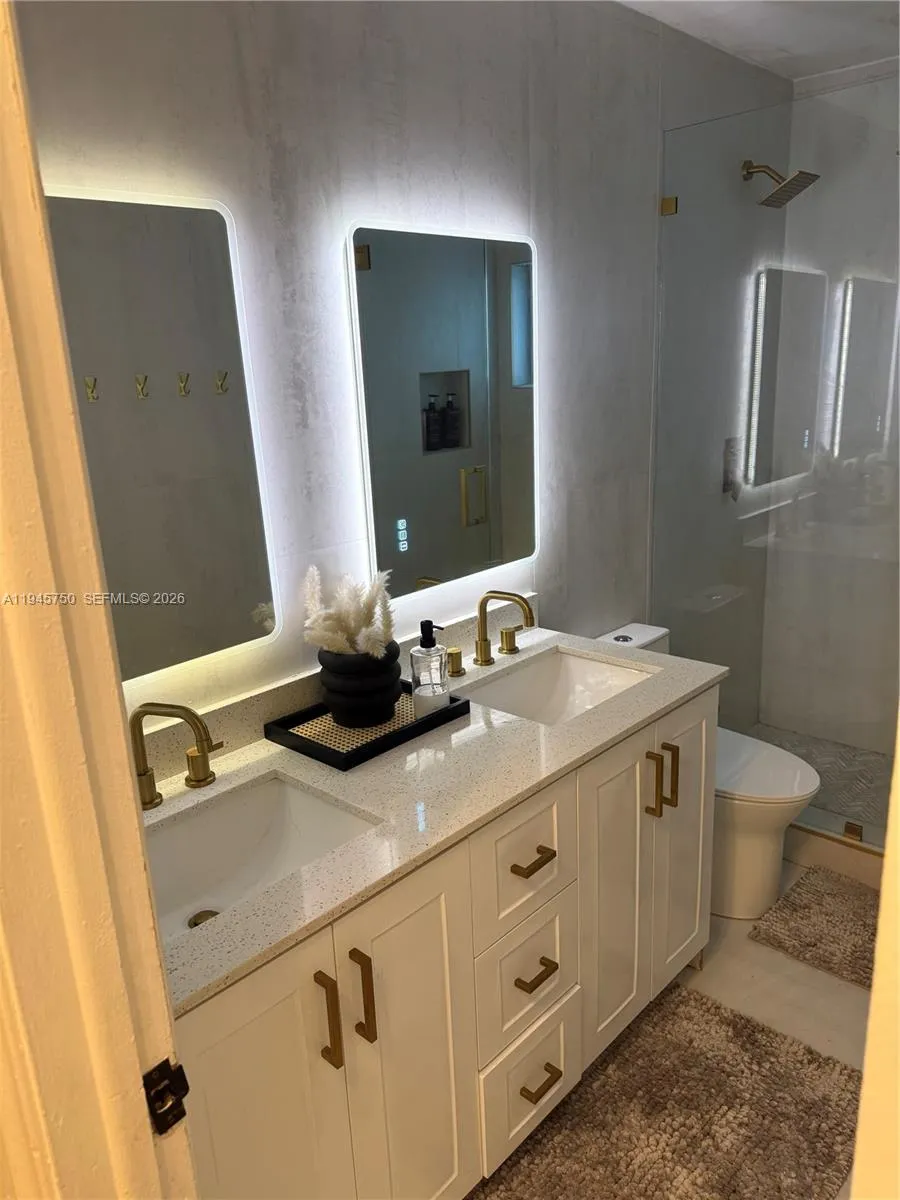 7770 NW 45th Ct, Lauderhill FL 33351