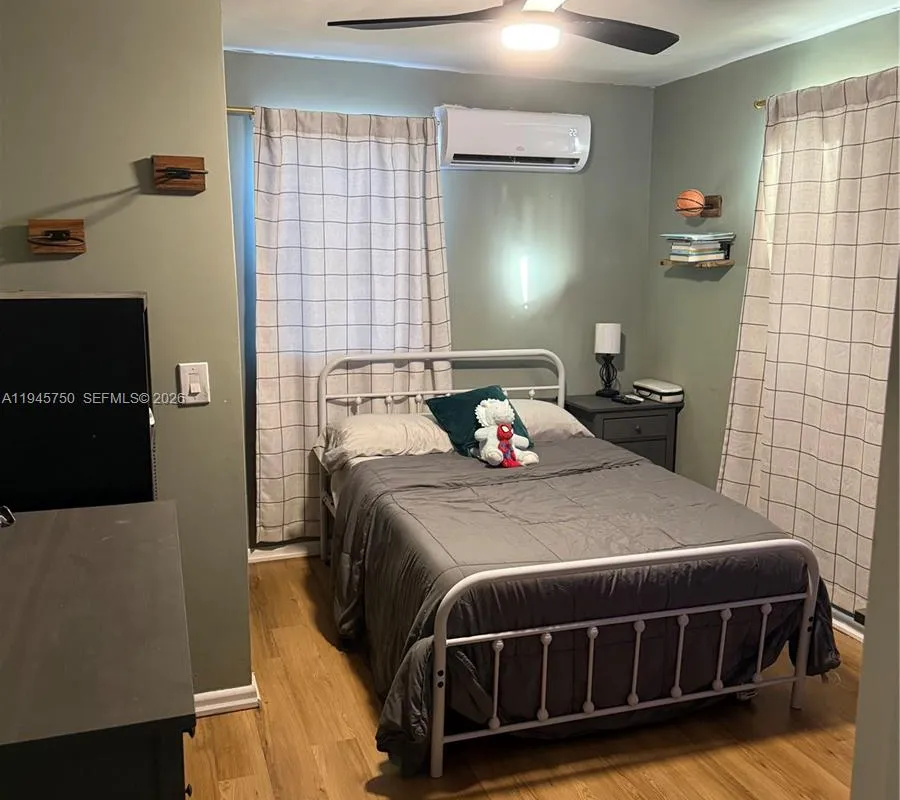 7770 NW 45th Ct, Lauderhill FL 33351