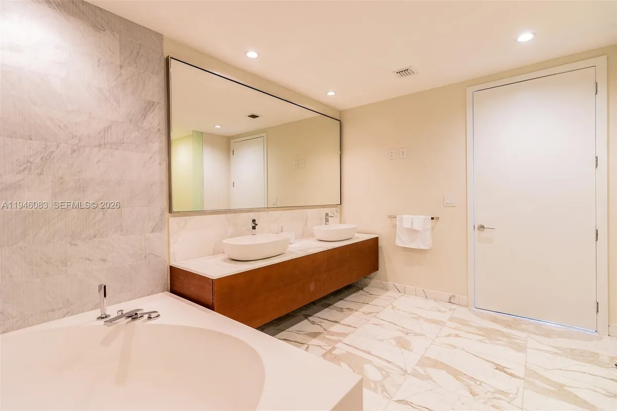 10203 Collins Ave # 302, Bal Harbour FL 33154