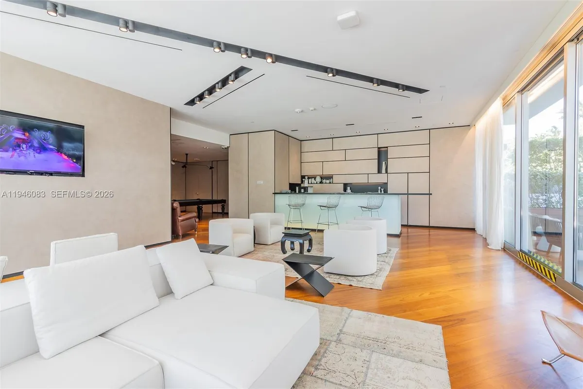 10203 Collins Ave # 302, Bal Harbour FL 33154