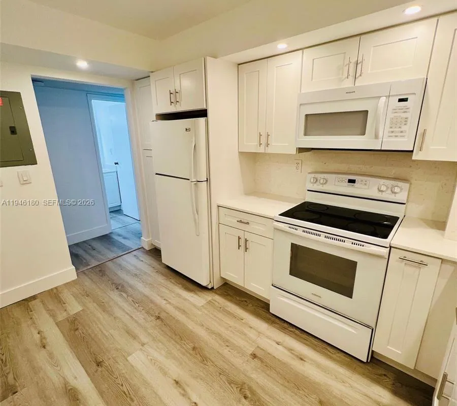 2655 Collins Ave # 406, Miami Beach FL 33140