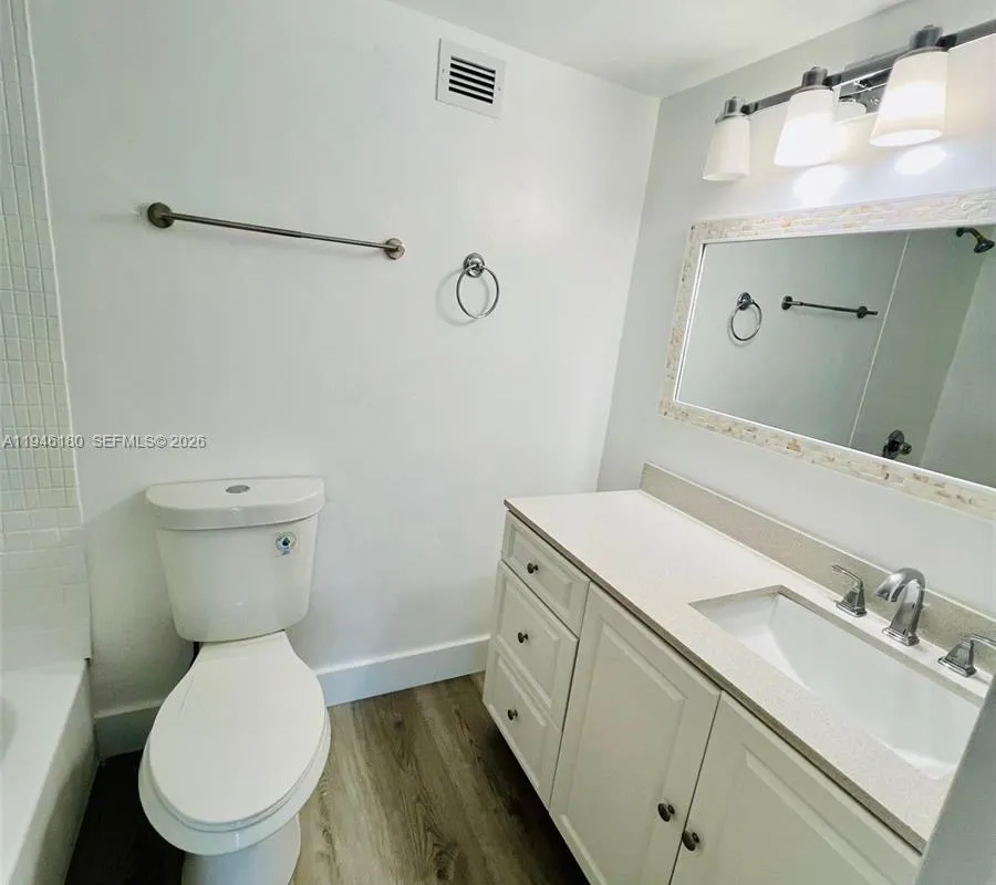 2655 Collins Ave # 406, Miami Beach FL 33140