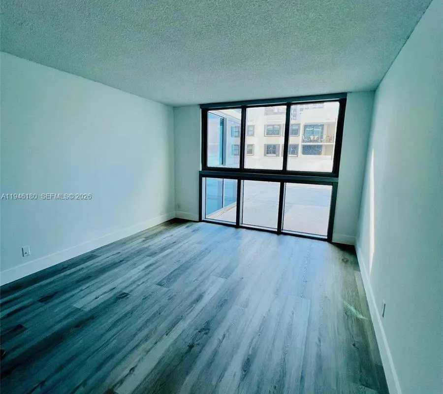 2655 Collins Ave # 406, Miami Beach FL 33140