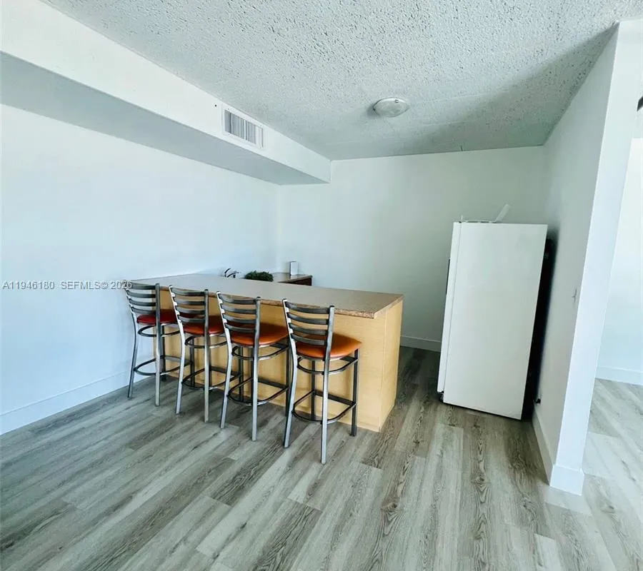 2655 Collins Ave # 406, Miami Beach FL 33140