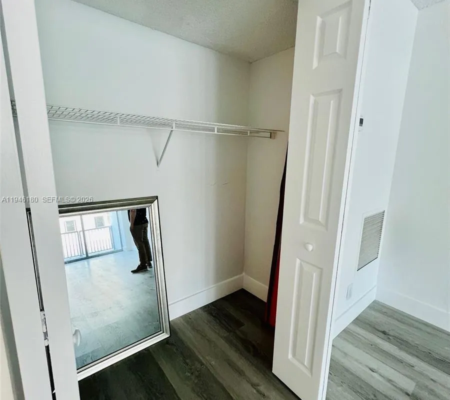 2655 Collins Ave # 406, Miami Beach FL 33140