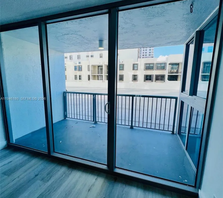 2655 Collins Ave # 406, Miami Beach FL 33140