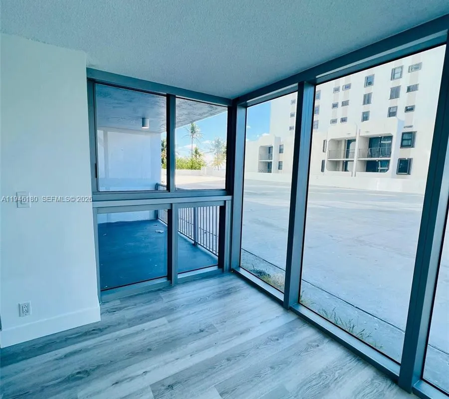 2655 Collins Ave # 406, Miami Beach FL 33140