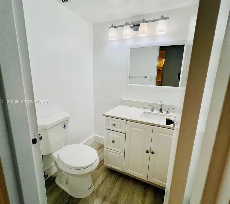 2655 Collins Ave # 406, Miami Beach FL 33140