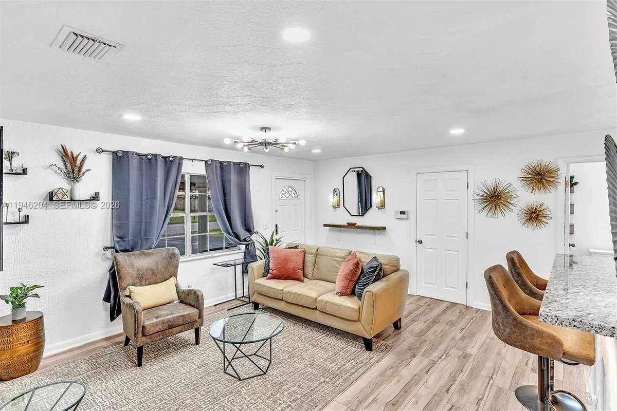 4633 SW 28th Ave, Dania Beach FL 33312