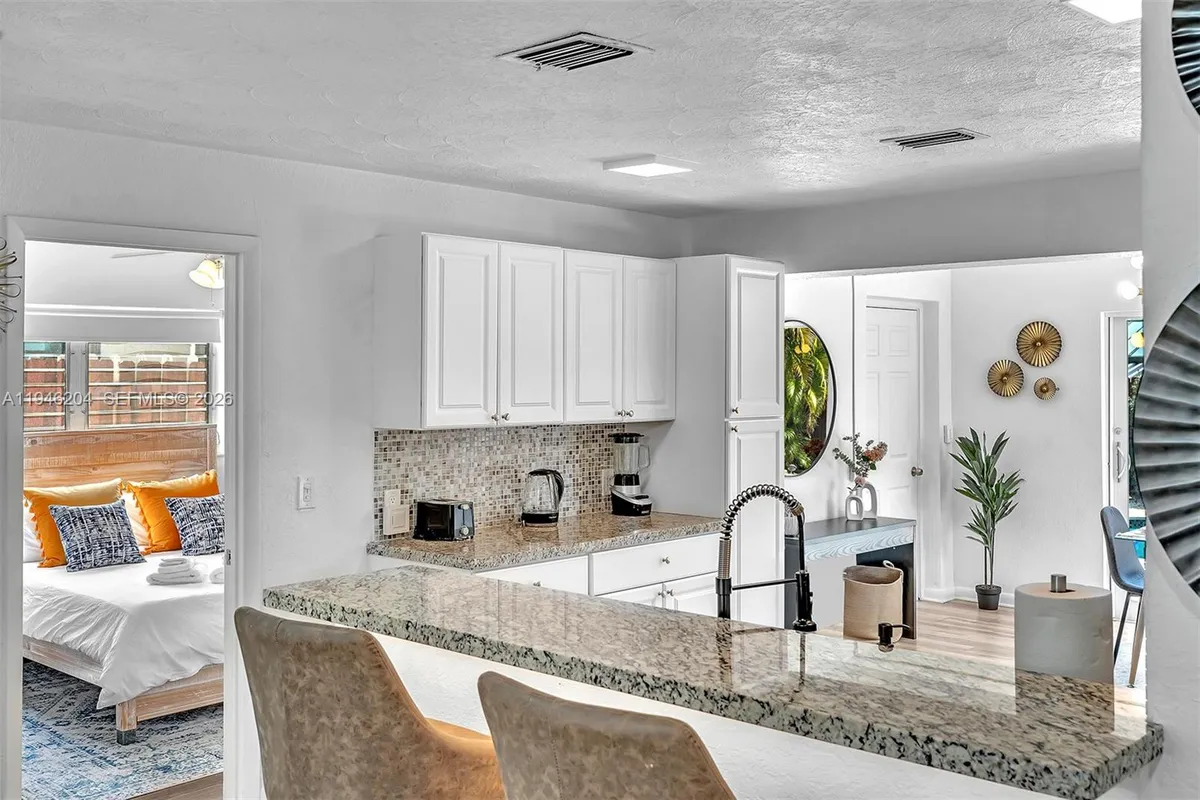 4633 SW 28th Ave, Dania Beach FL 33312