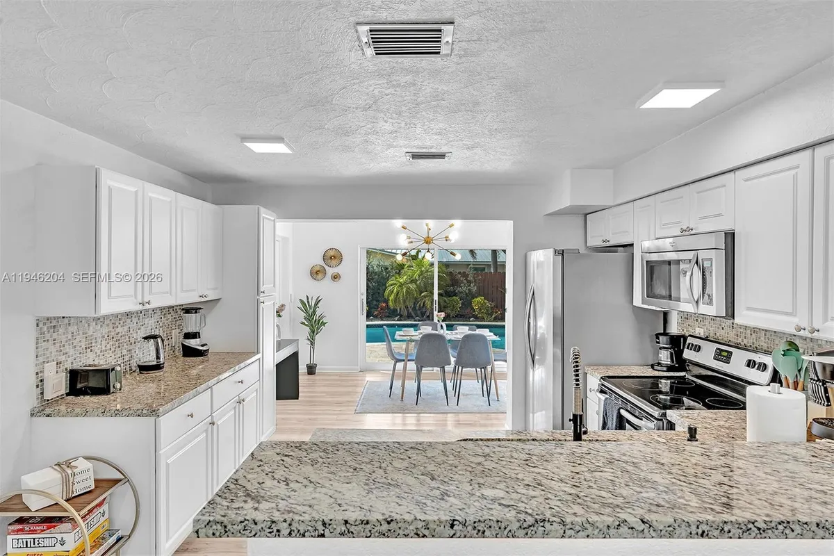 4633 SW 28th Ave, Dania Beach FL 33312