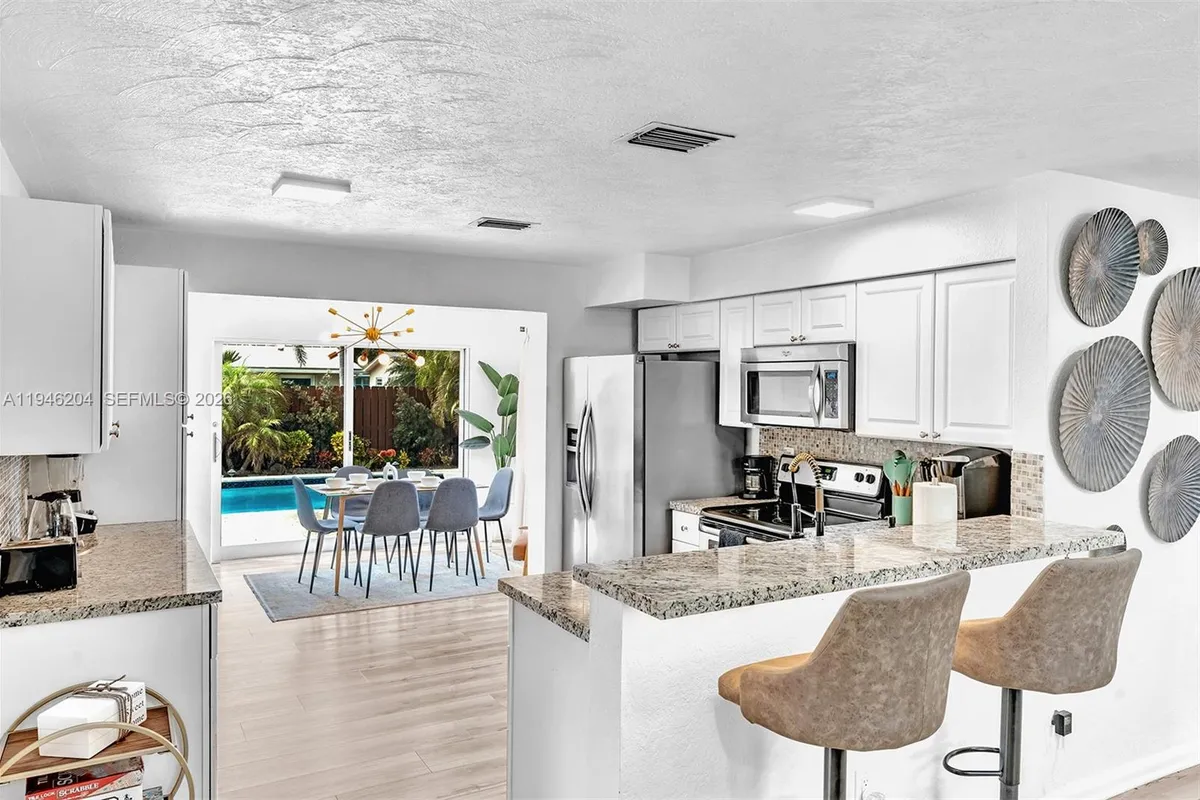 4633 SW 28th Ave, Dania Beach FL 33312