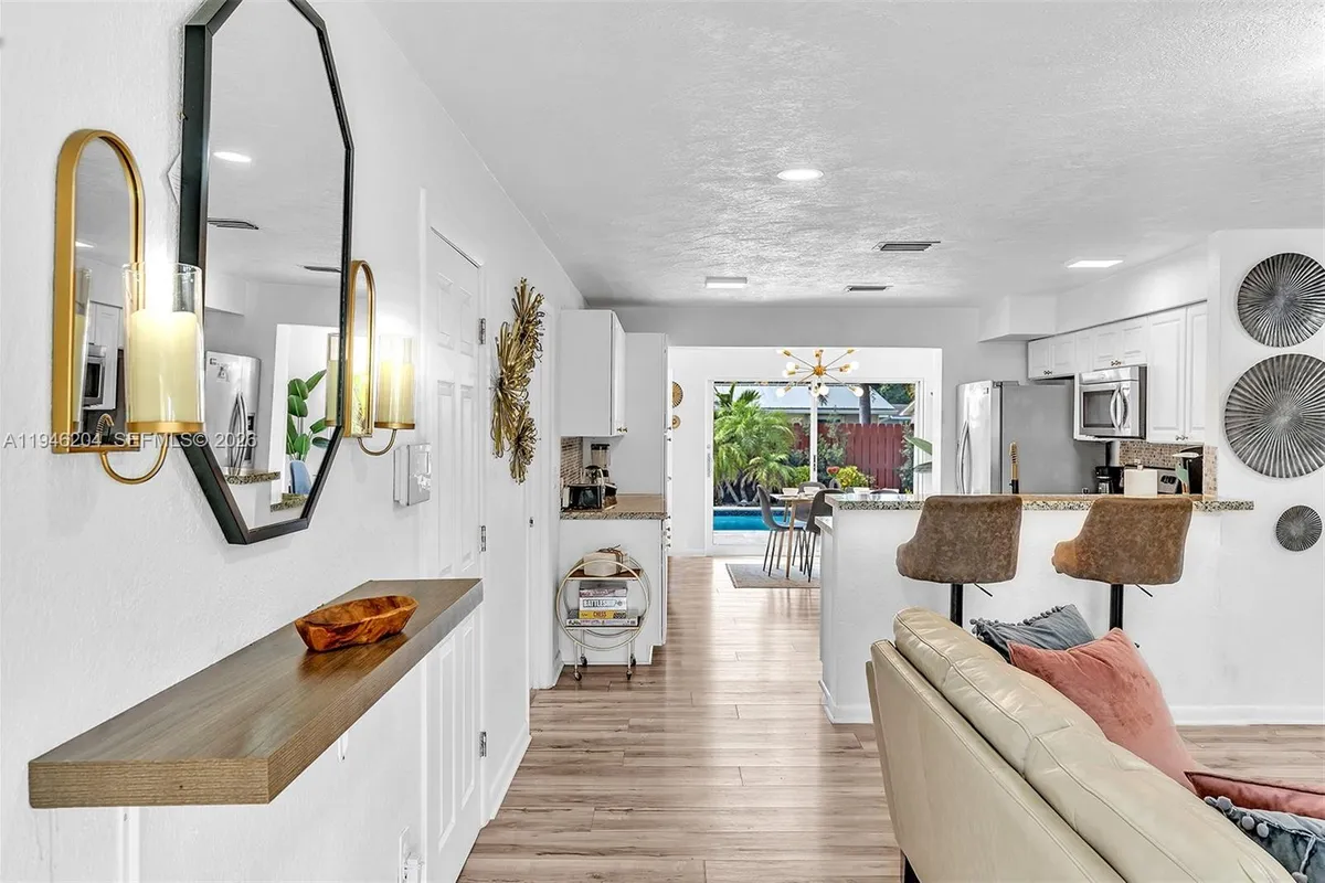 4633 SW 28th Ave, Dania Beach FL 33312