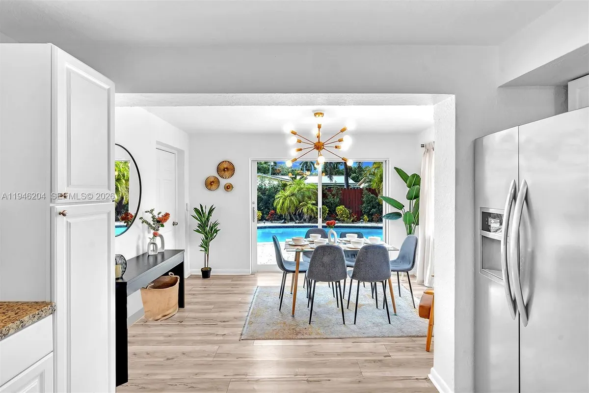 4633 SW 28th Ave, Dania Beach FL 33312