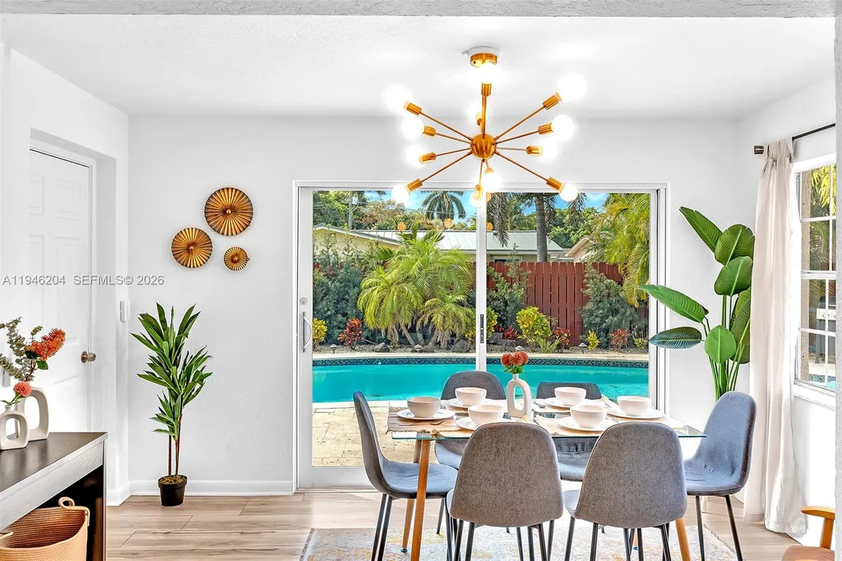 4633 SW 28th Ave, Dania Beach FL 33312