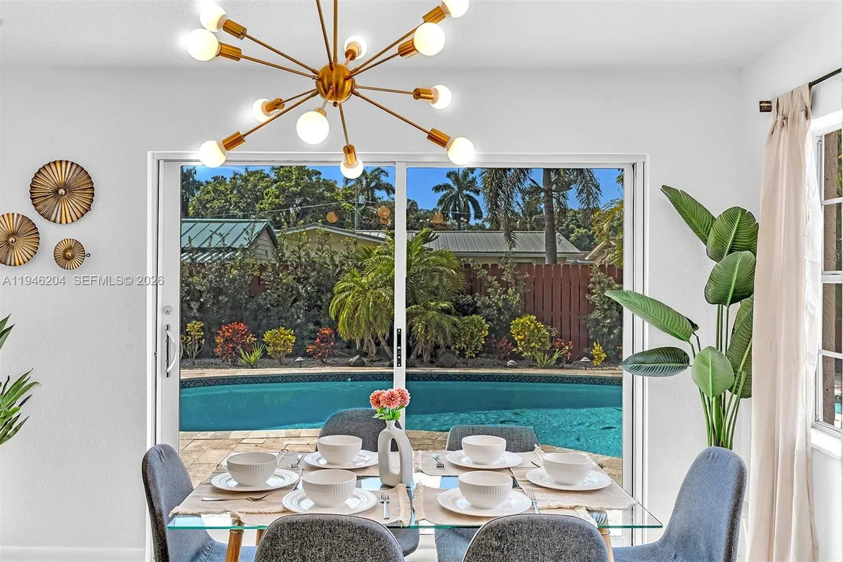 4633 SW 28th Ave, Dania Beach FL 33312