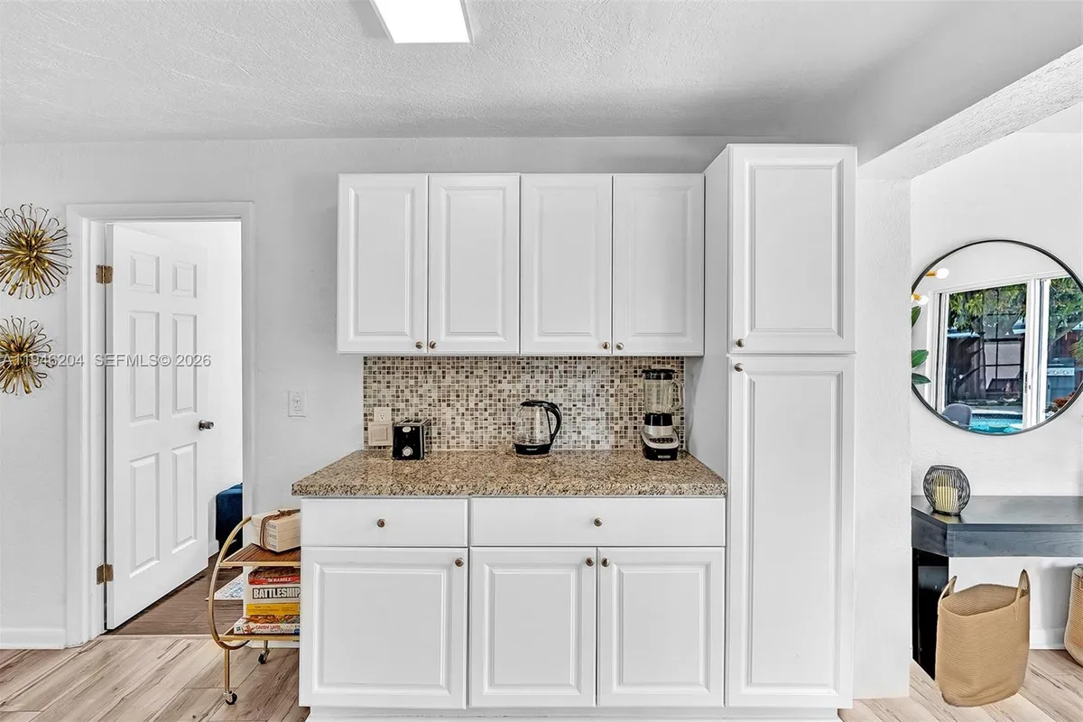 4633 SW 28th Ave, Dania Beach FL 33312