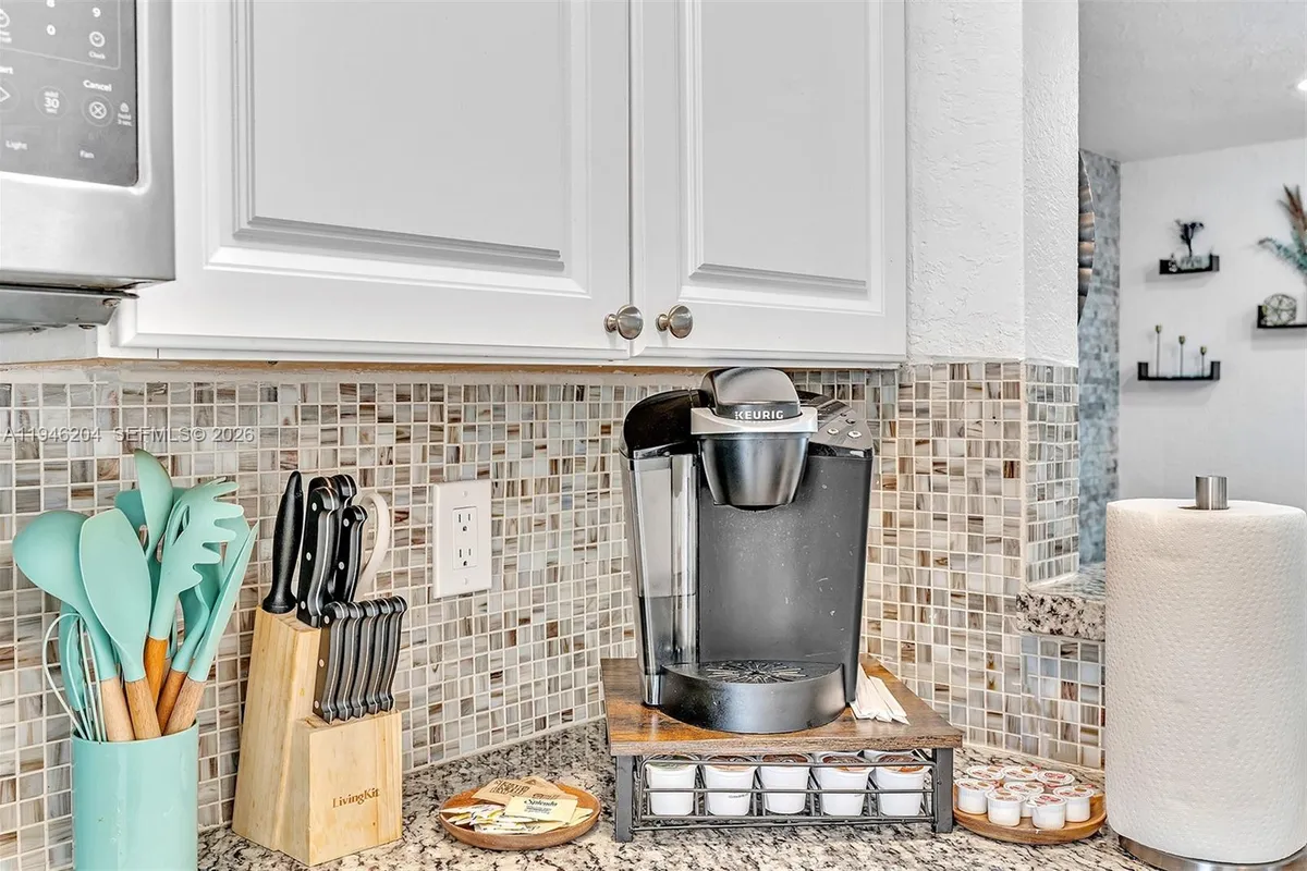 4633 SW 28th Ave, Dania Beach FL 33312