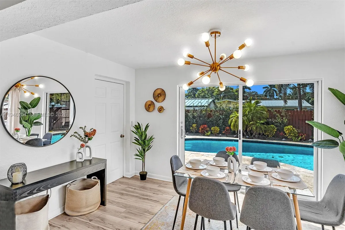 4633 SW 28th Ave, Dania Beach FL 33312