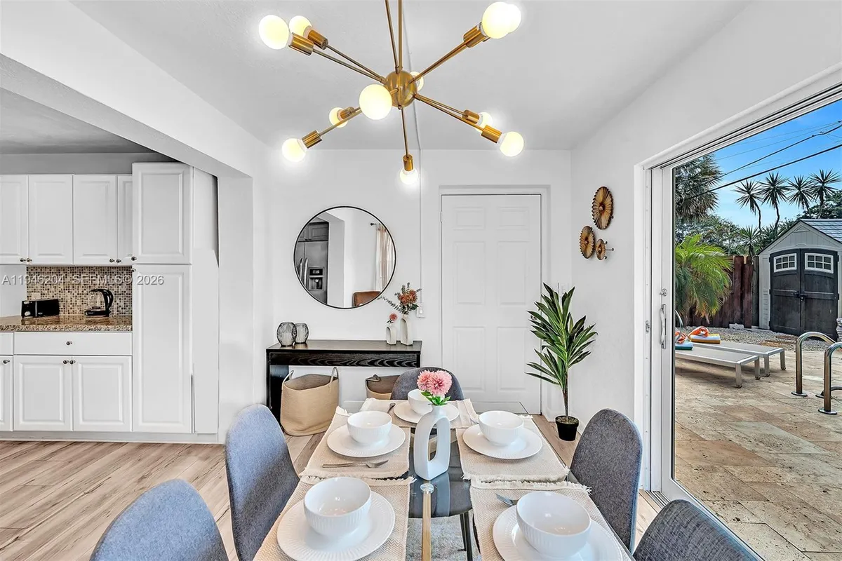 4633 SW 28th Ave, Dania Beach FL 33312