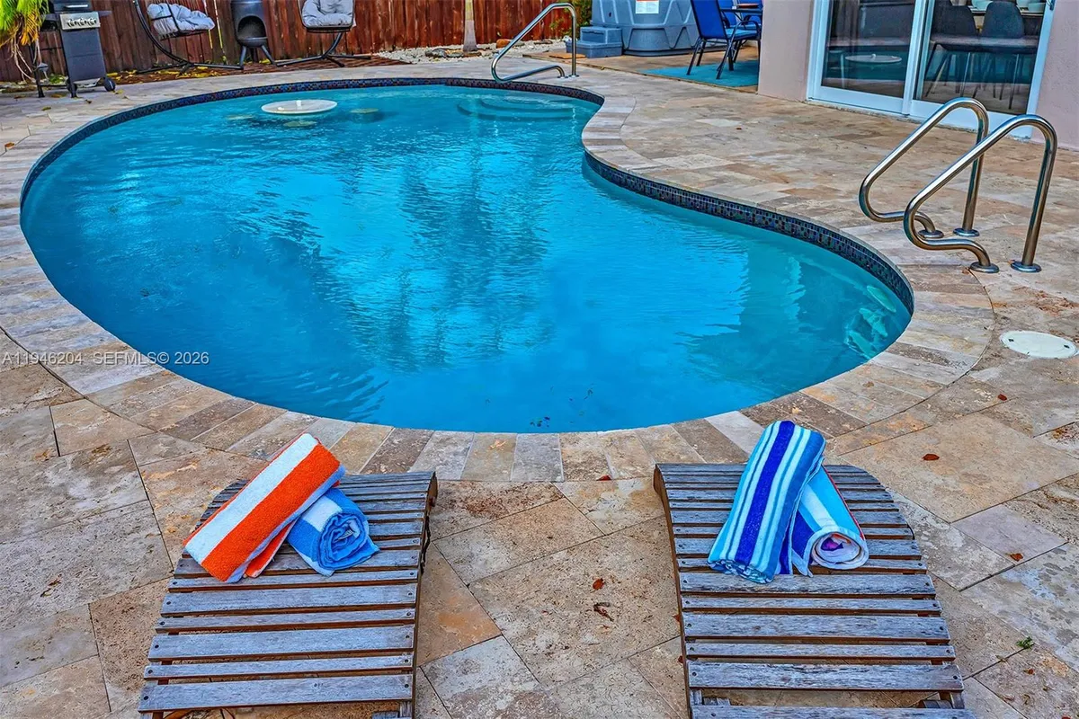 4633 SW 28th Ave, Dania Beach FL 33312