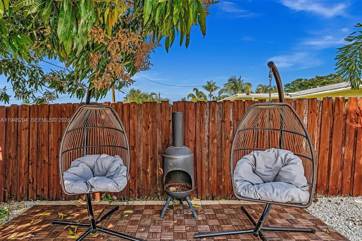 4633 SW 28th Ave, Dania Beach FL 33312