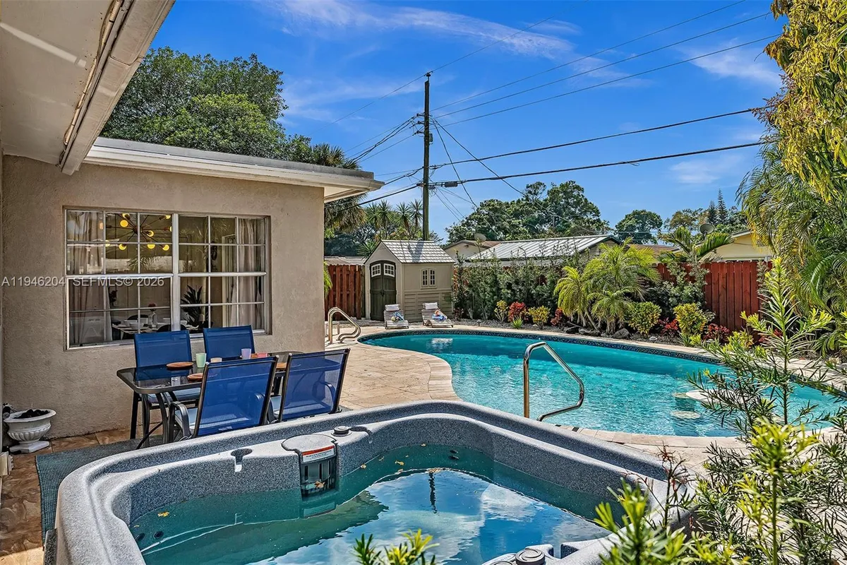 4633 SW 28th Ave, Dania Beach FL 33312