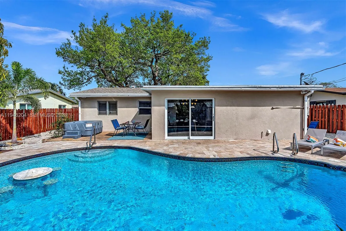 4633 SW 28th Ave, Dania Beach FL 33312