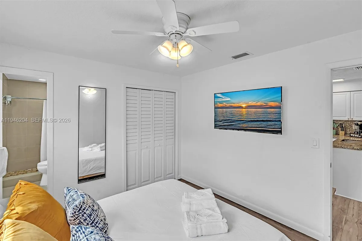 4633 SW 28th Ave, Dania Beach FL 33312