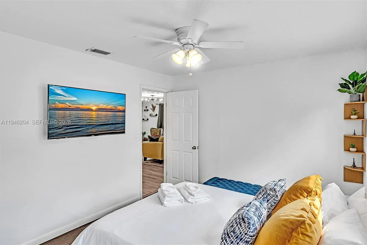 4633 SW 28th Ave, Dania Beach FL 33312