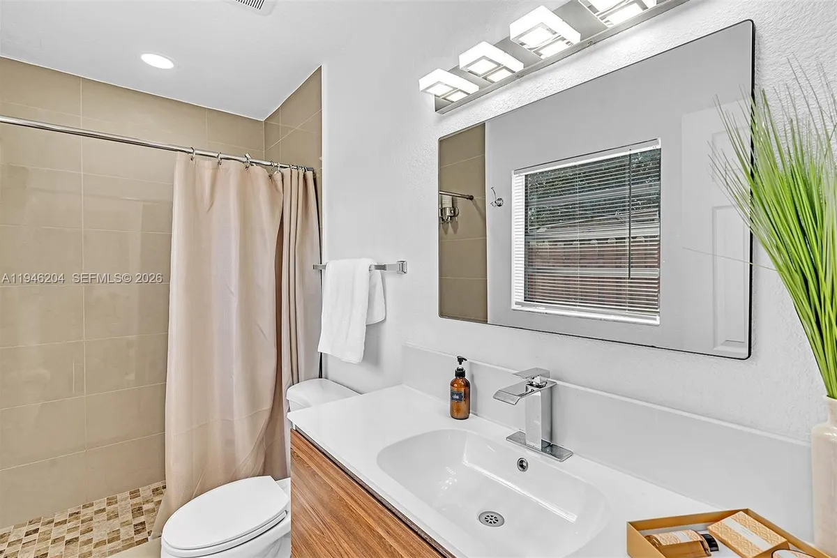 4633 SW 28th Ave, Dania Beach FL 33312