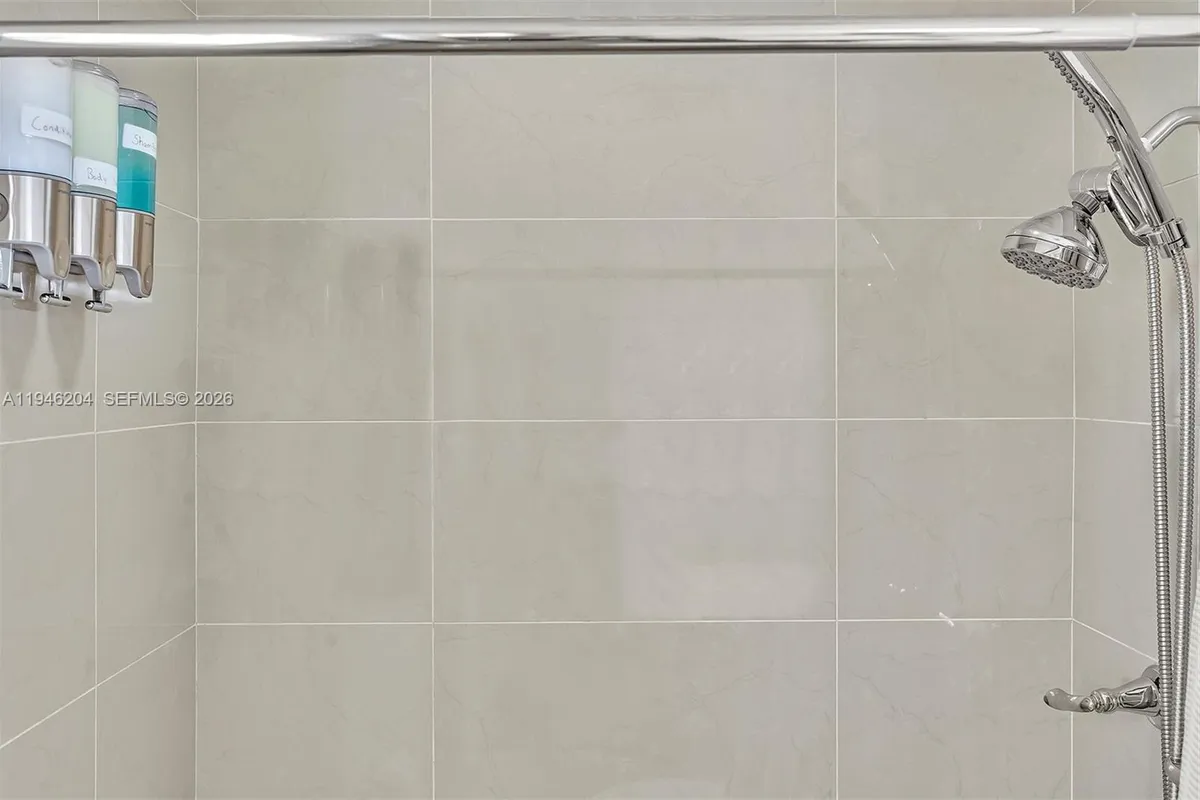 4633 SW 28th Ave, Dania Beach FL 33312