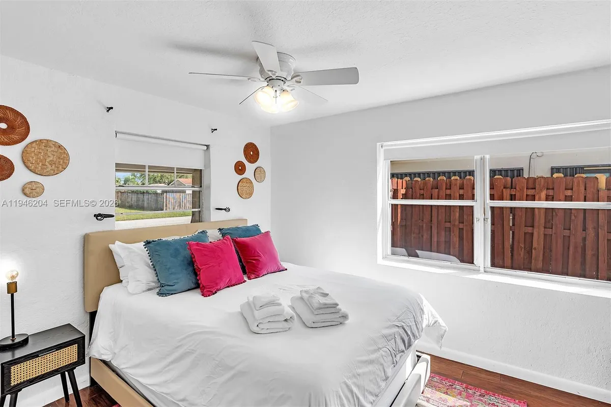 4633 SW 28th Ave, Dania Beach FL 33312