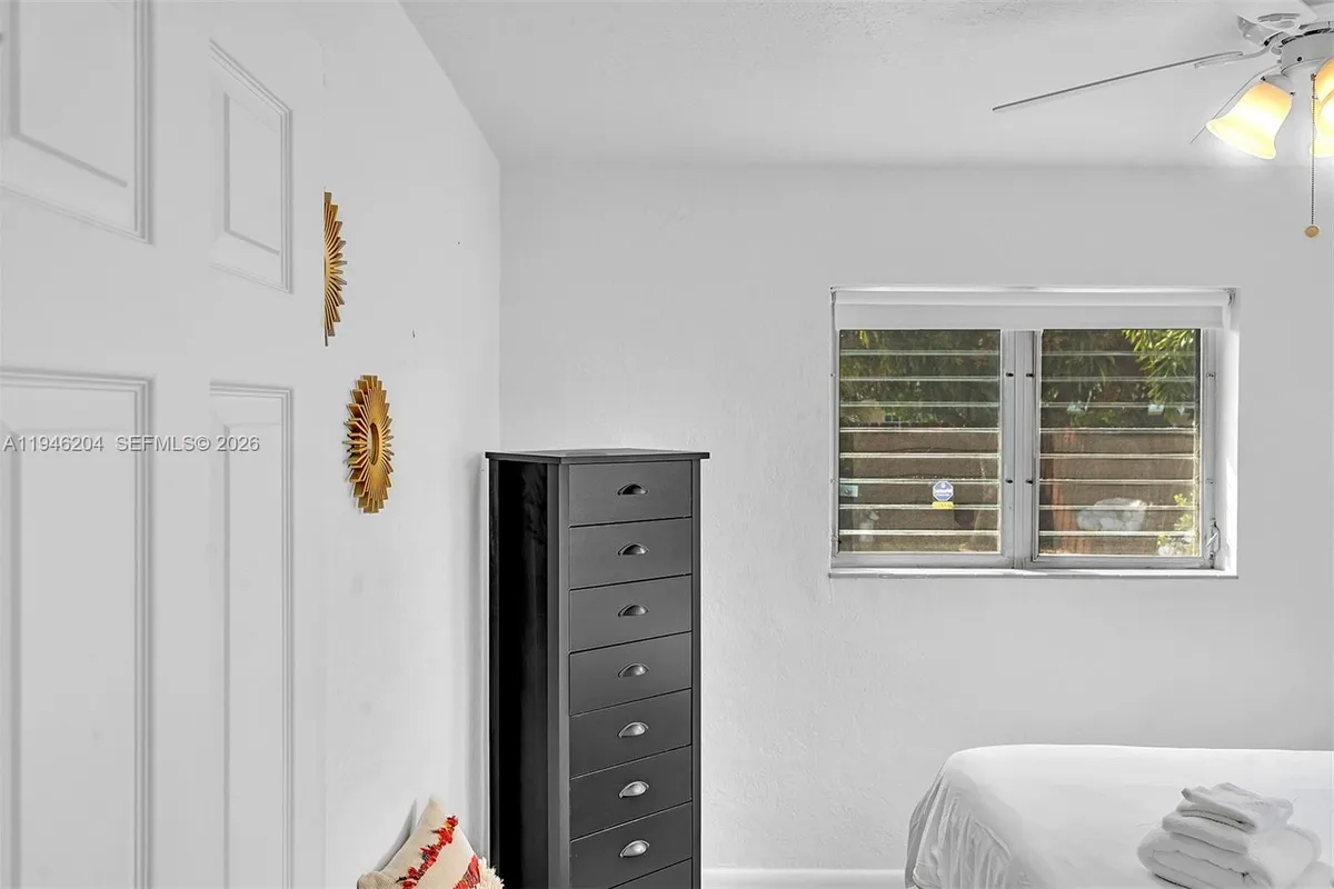 4633 SW 28th Ave, Dania Beach FL 33312