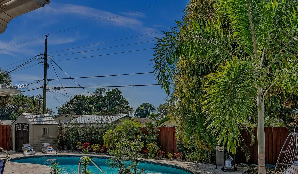 4633 SW 28th Ave, Dania Beach FL 33312