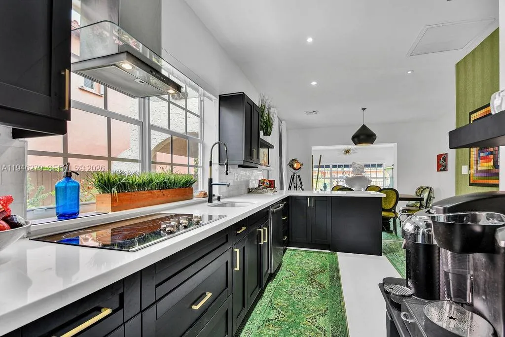 4722 SW 5th St, Miami FL 33134