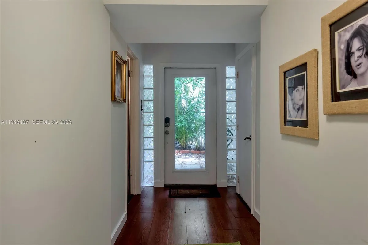 5845 SW 88th St, South Miami FL 33156