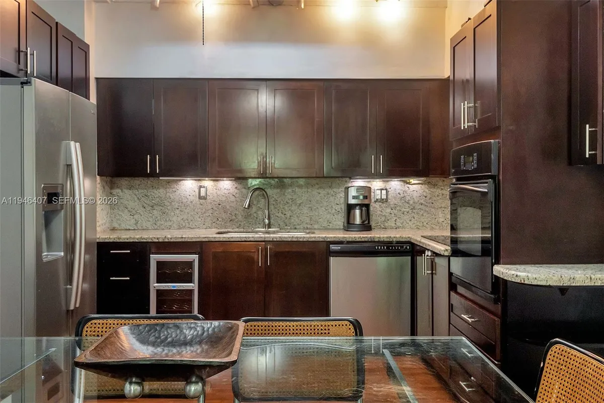 5845 SW 88th St, South Miami FL 33156