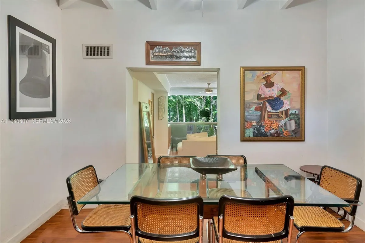 5845 SW 88th St, South Miami FL 33156