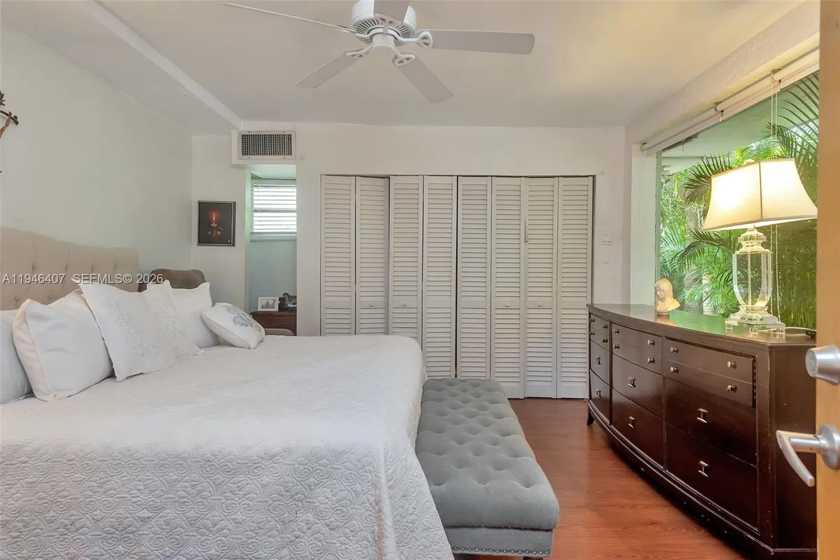 5845 SW 88th St, South Miami FL 33156