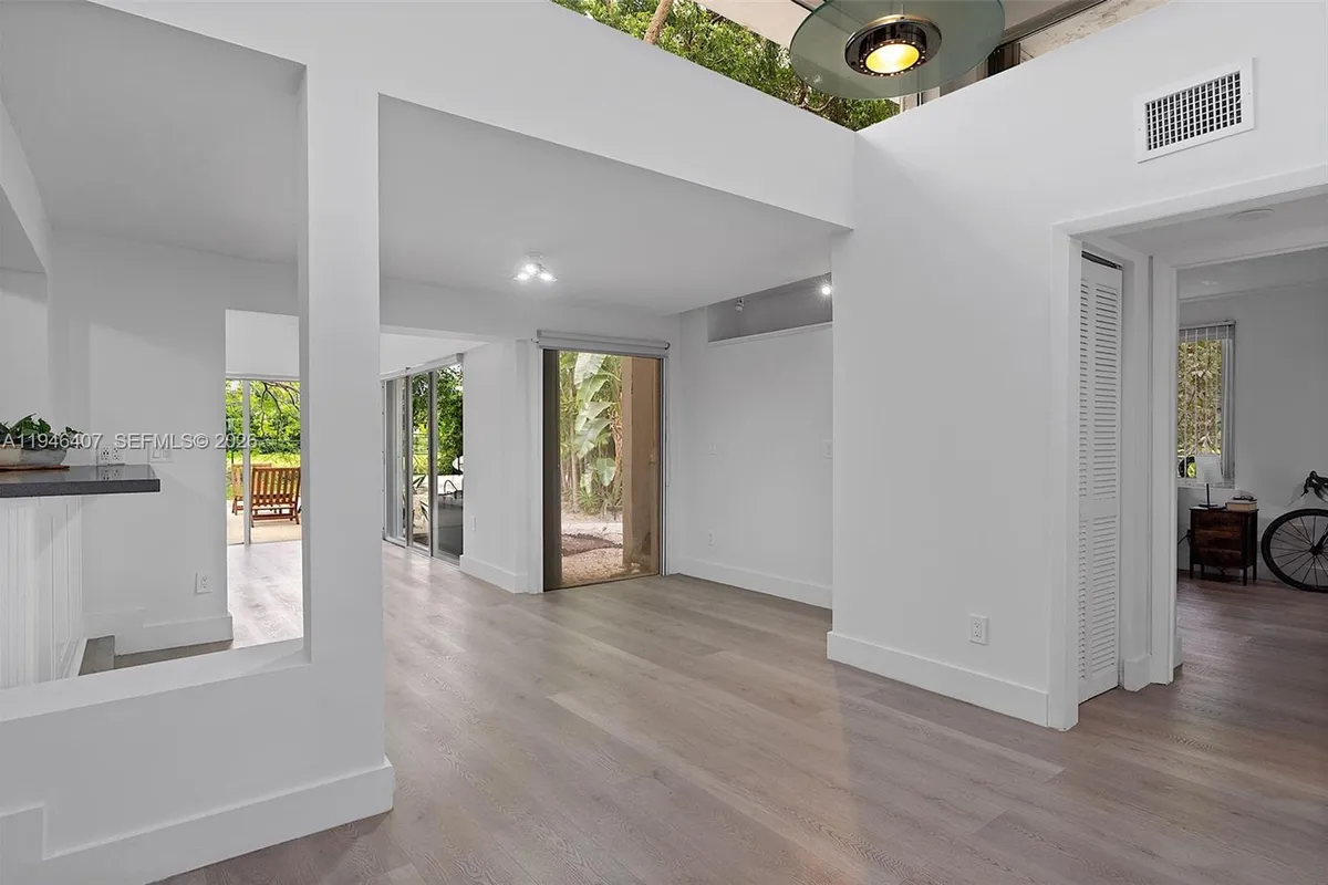 5845 SW 88th St, South Miami FL 33156