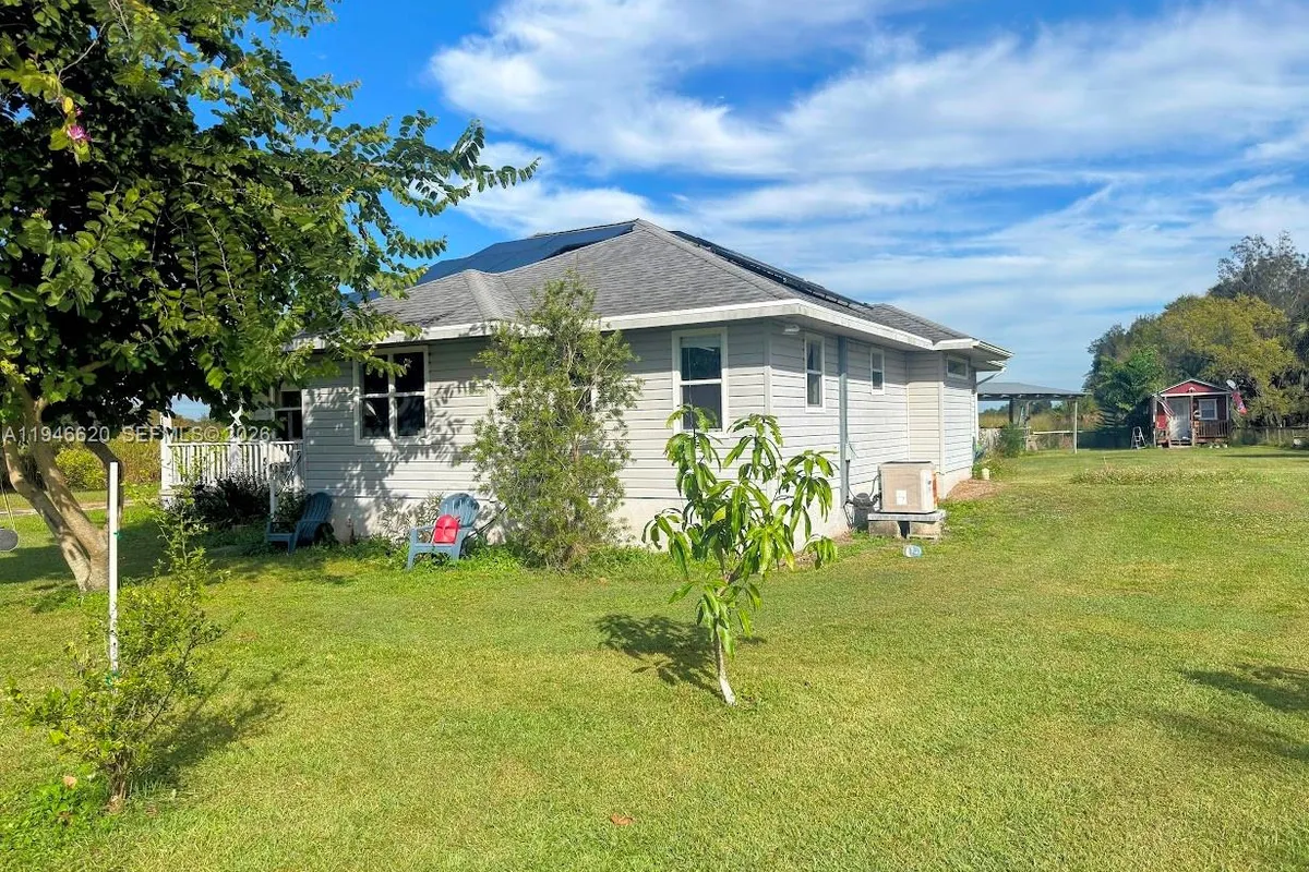 2915 Ortona Locks Rd, Moore Haven FL 33471