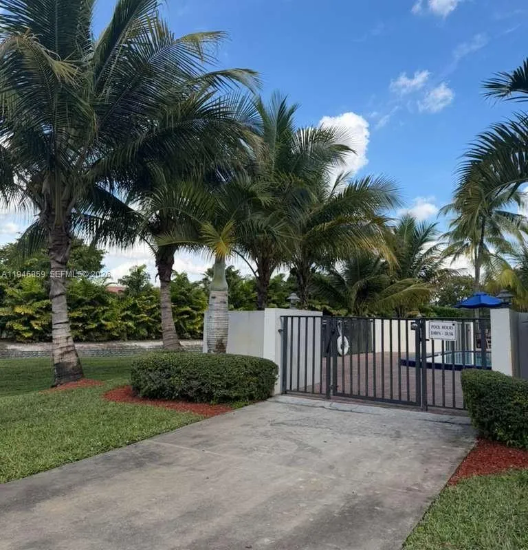 4944 NW 102nd Ave # 3, Doral FL 33178